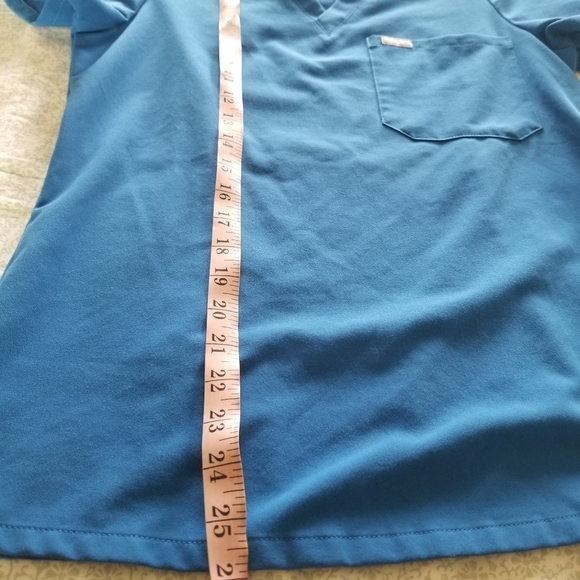 Figs | One Pocket Uniform Top - Picture 6 of 6